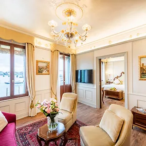 Monaco & Grand Canal **** Venedik