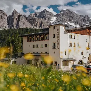 3* فندق Passo Tre Croci Cortina