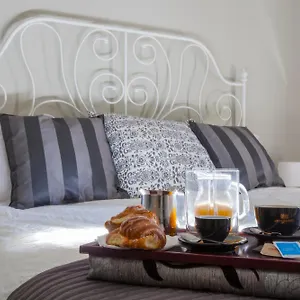https://un-attimo-a-roma-bb.it-romehotels.com
